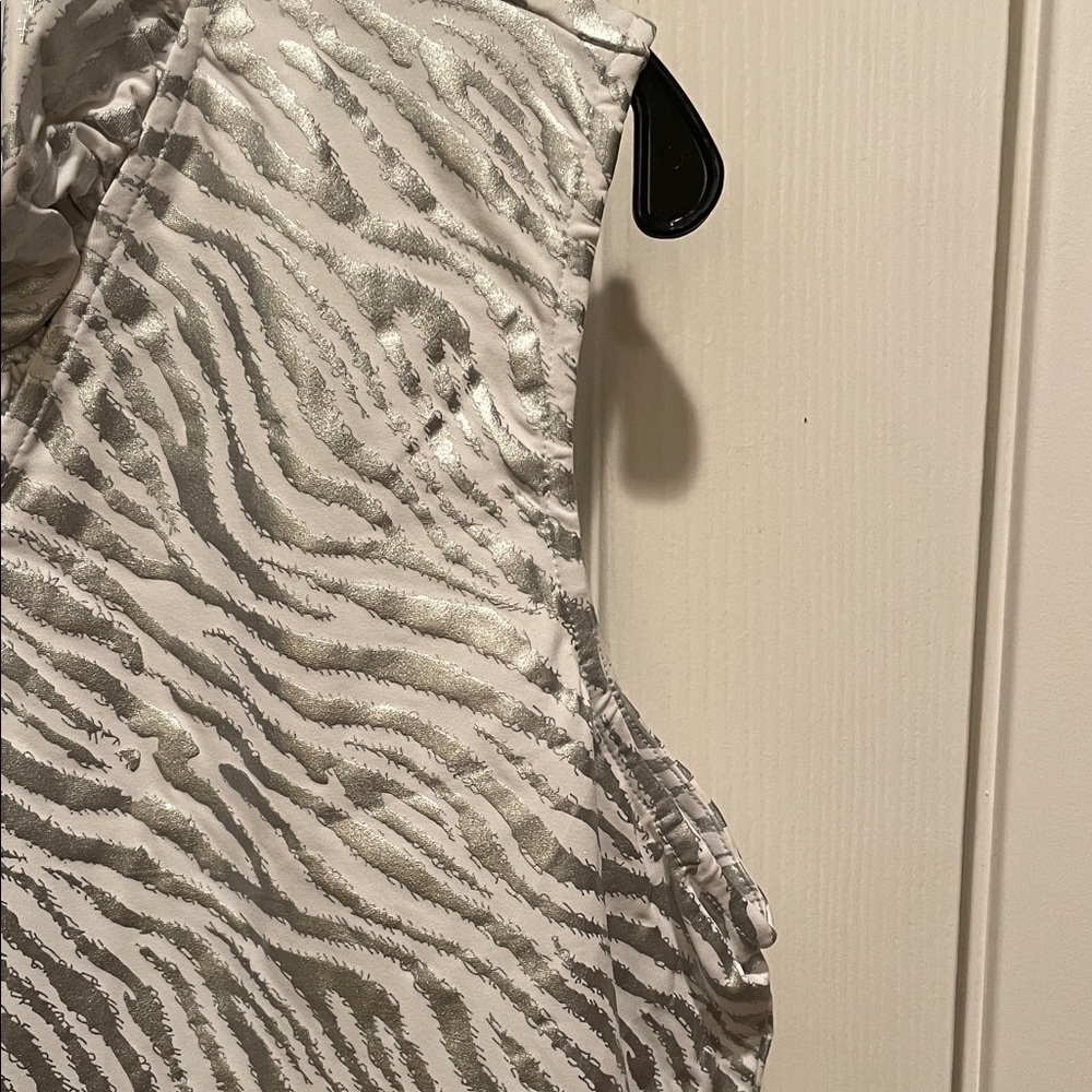 Chic Zebra Pattern Ruffle Blouse - White and Gray - Picture 3 of 6